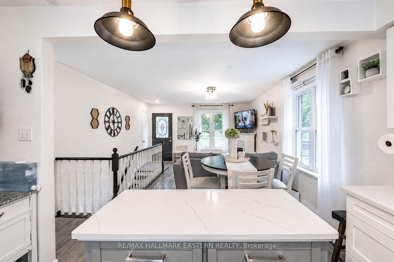 297 Towerhill Road photo 6