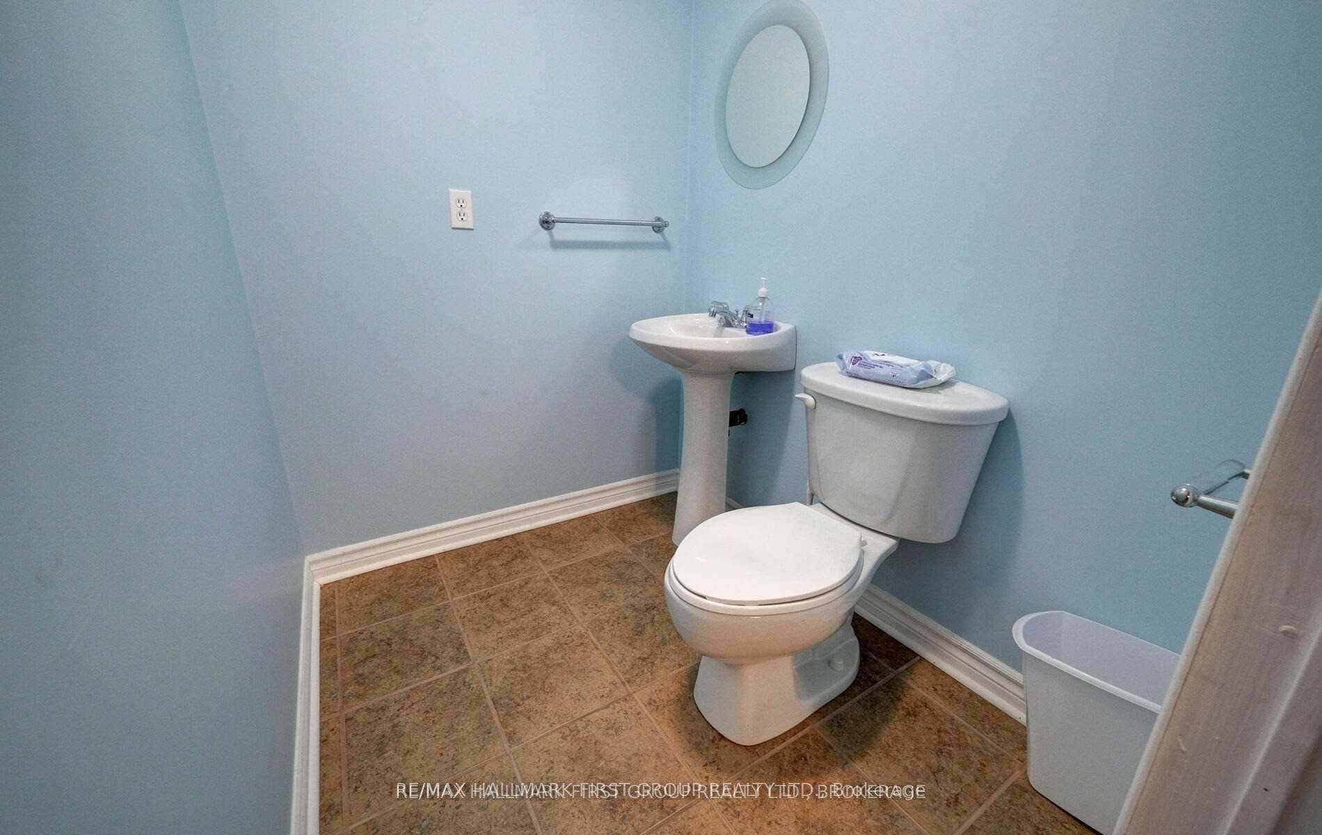 166 Waller Street photo 32