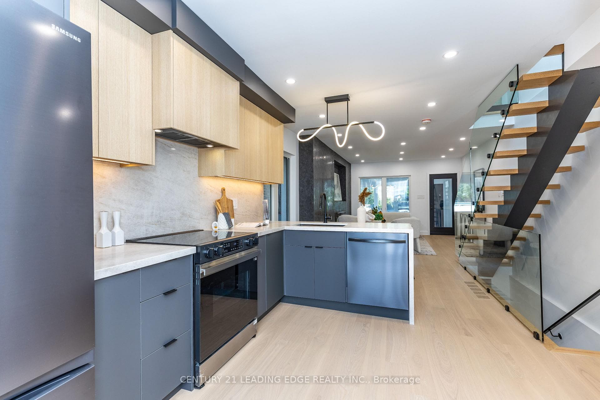 12 Marigold Avenue photo 12