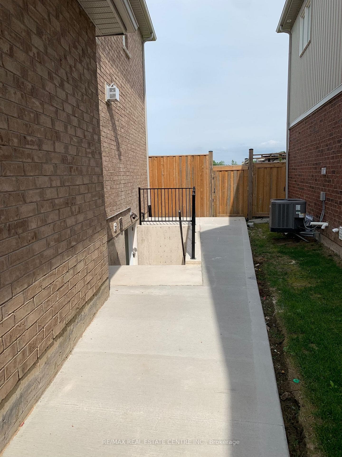 7681 Hackberry Trail Unit Bsmt photo 2