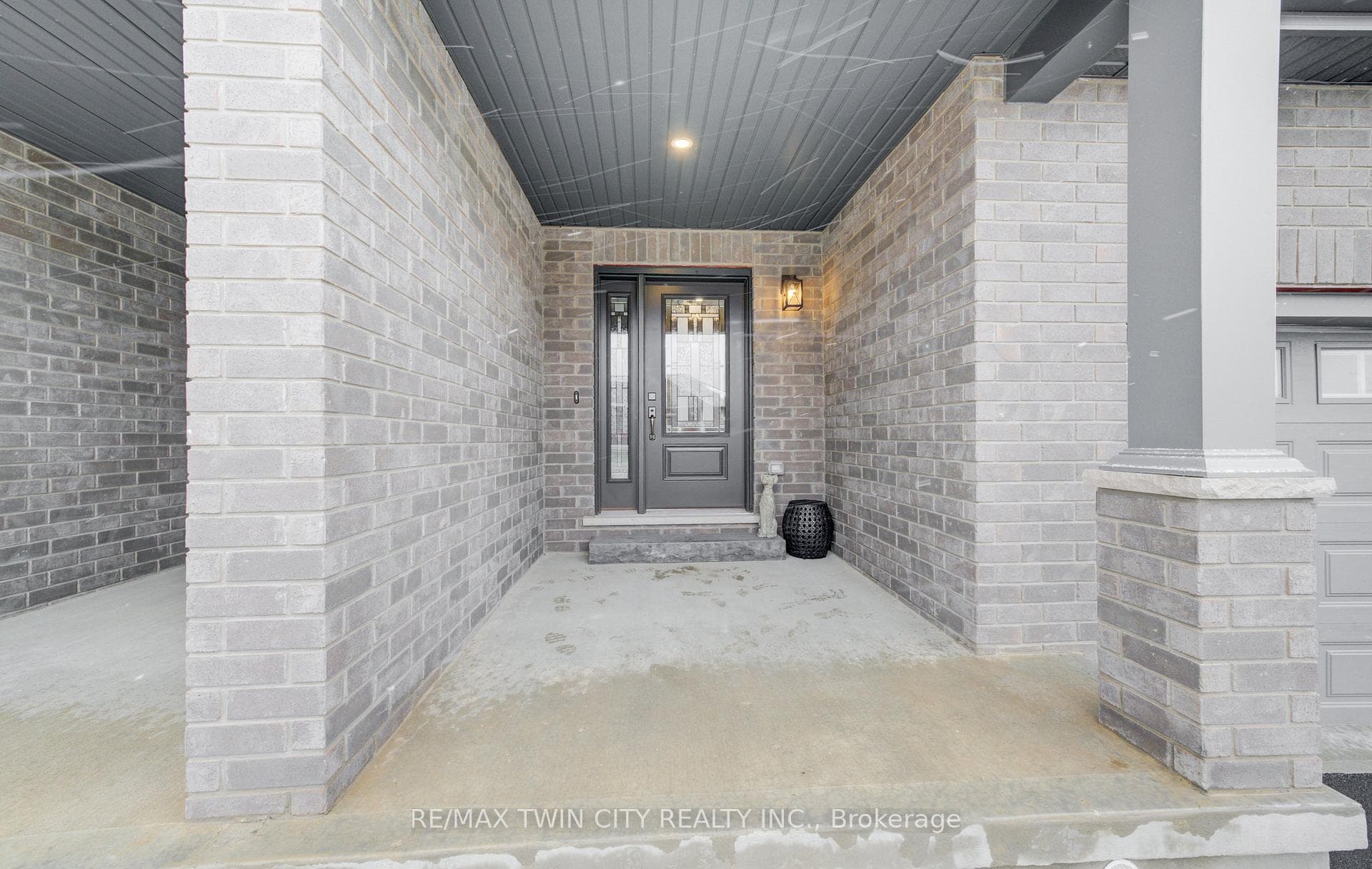 131 Woodberry Crescent photo 3