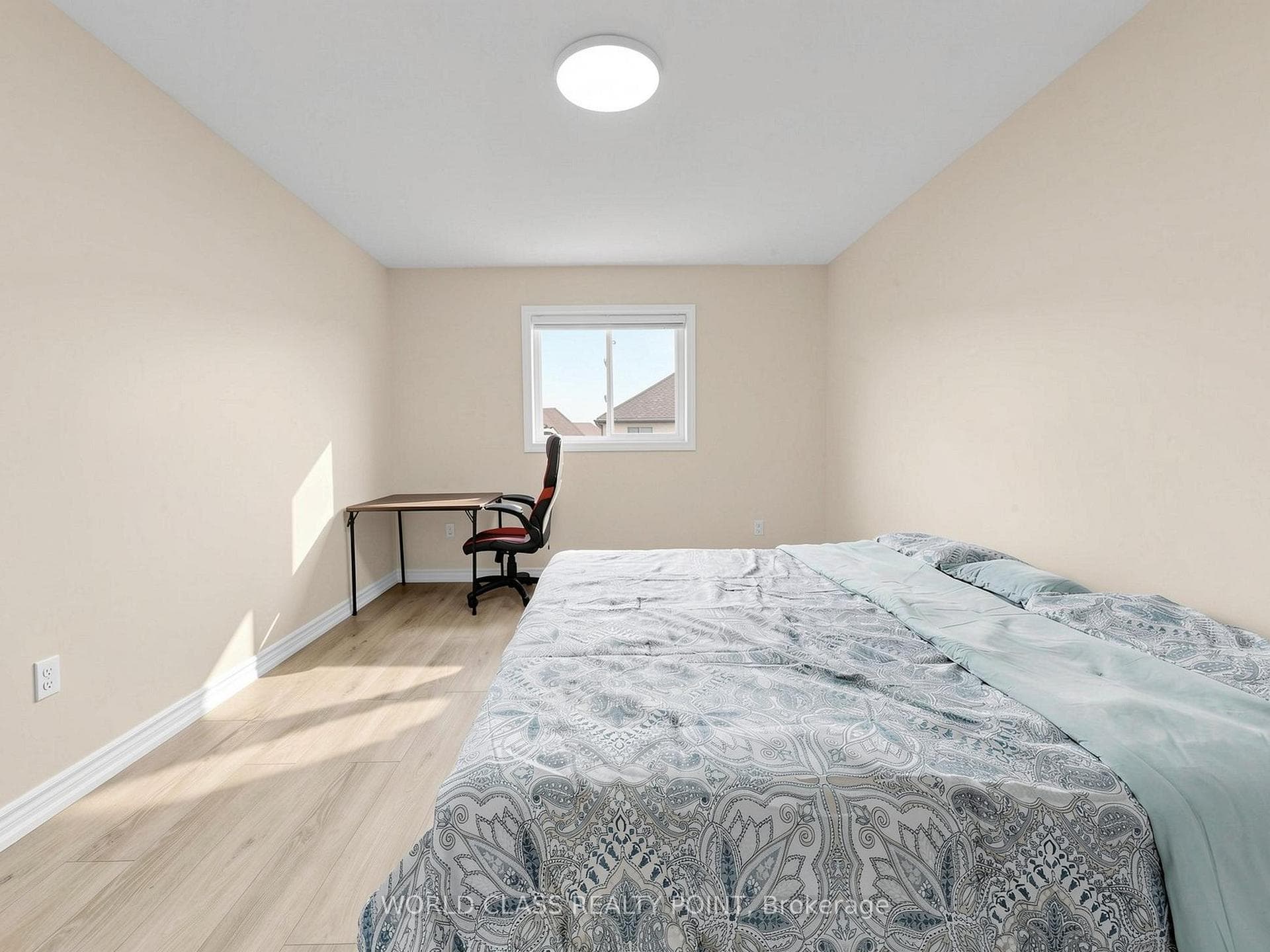 371 Finoro Crescent photo 33