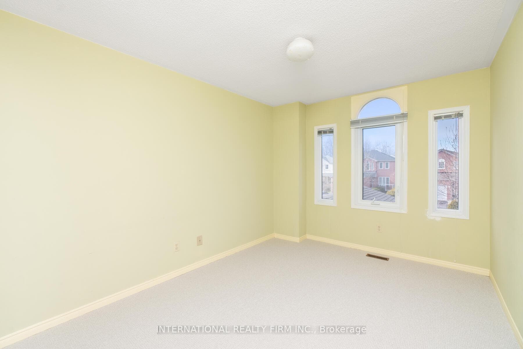11 Nymark Place photo 31