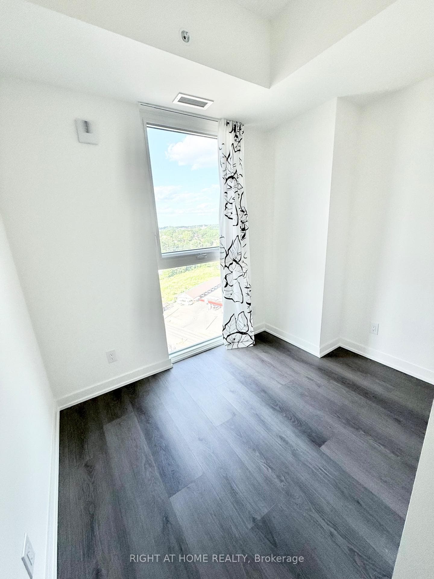 33 Erie Avenue Unit 1308 photo 6