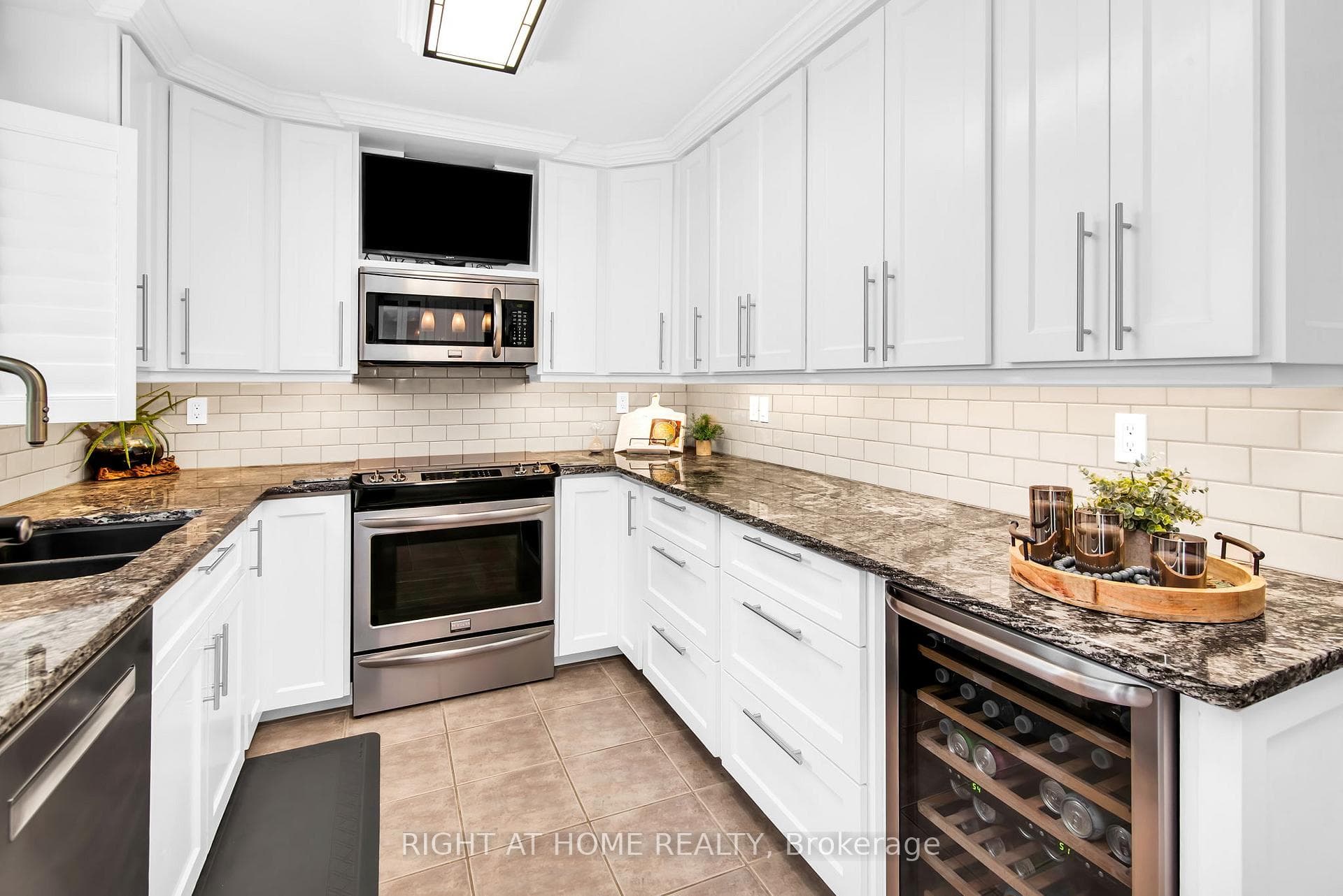 74 Sprucewood Crescent photo 12