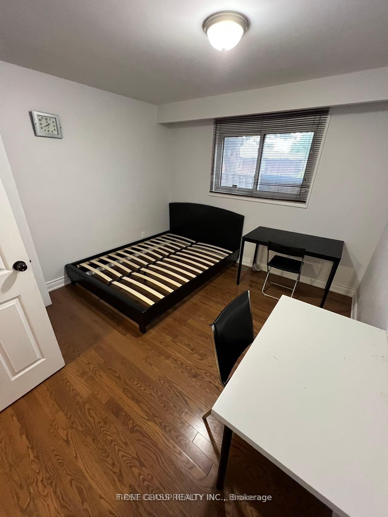 225 Kingslake Road Unit main photo 12