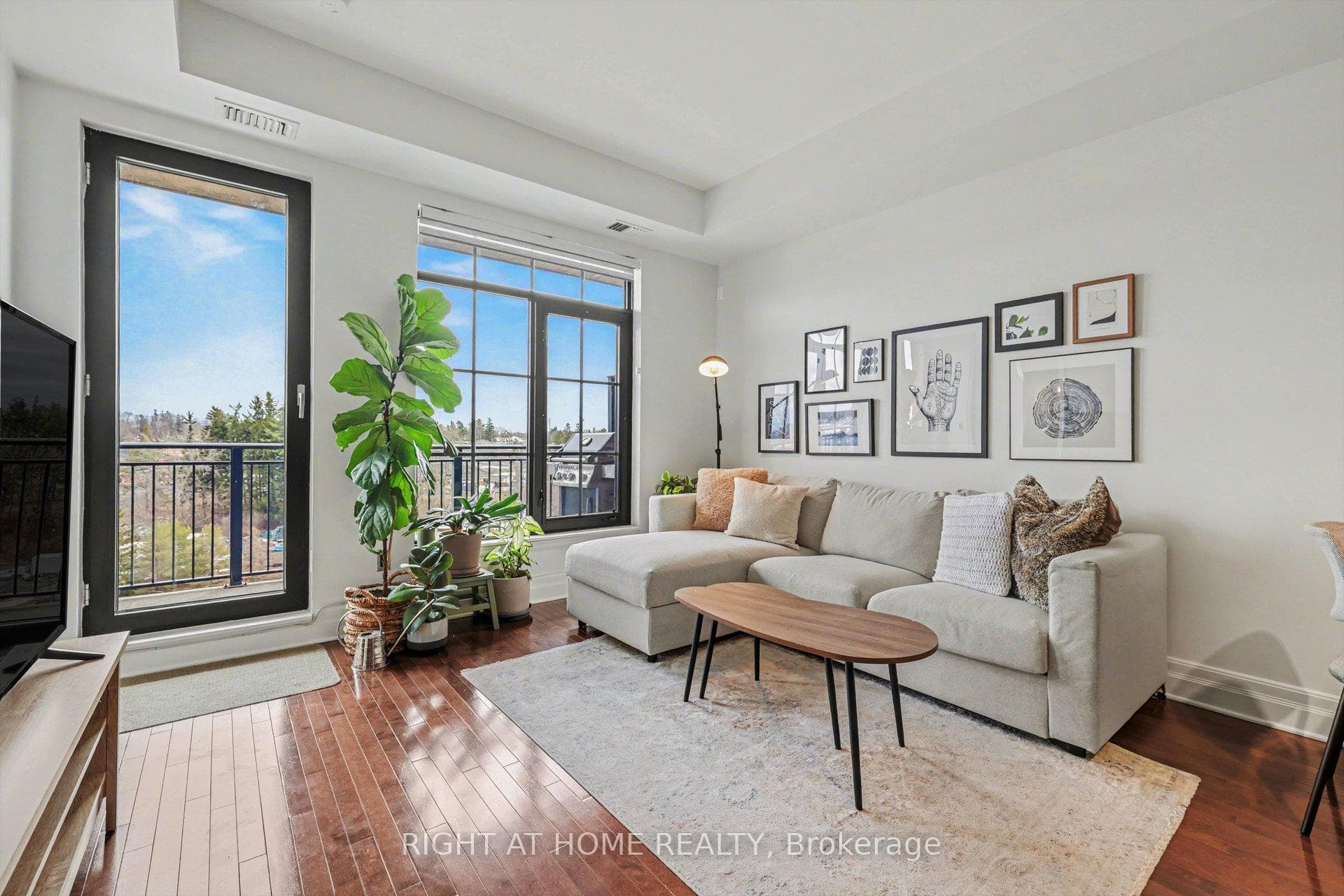 330 Loretta Avenue Unit 810 photo 3