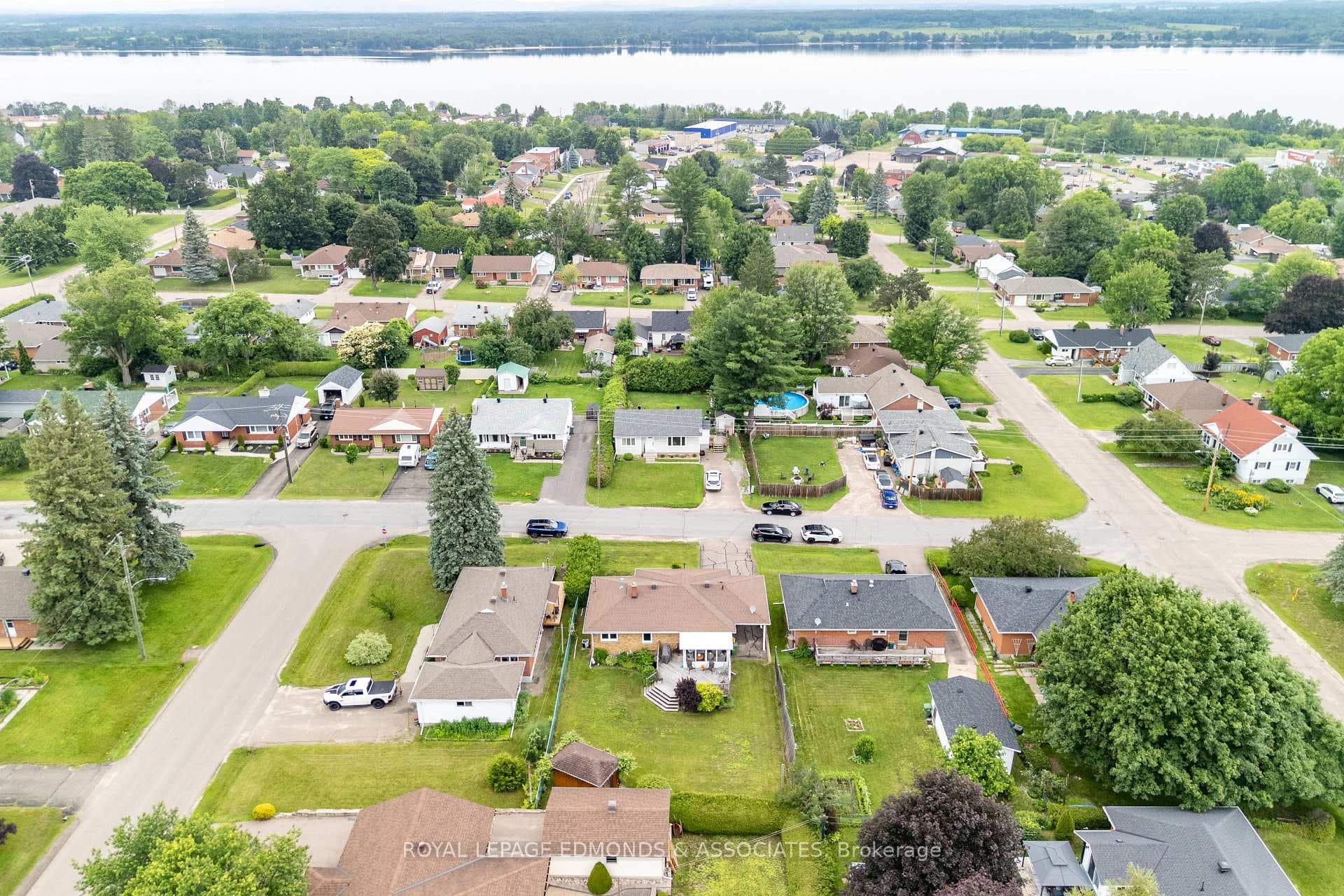 532 Herbert Street photo 49