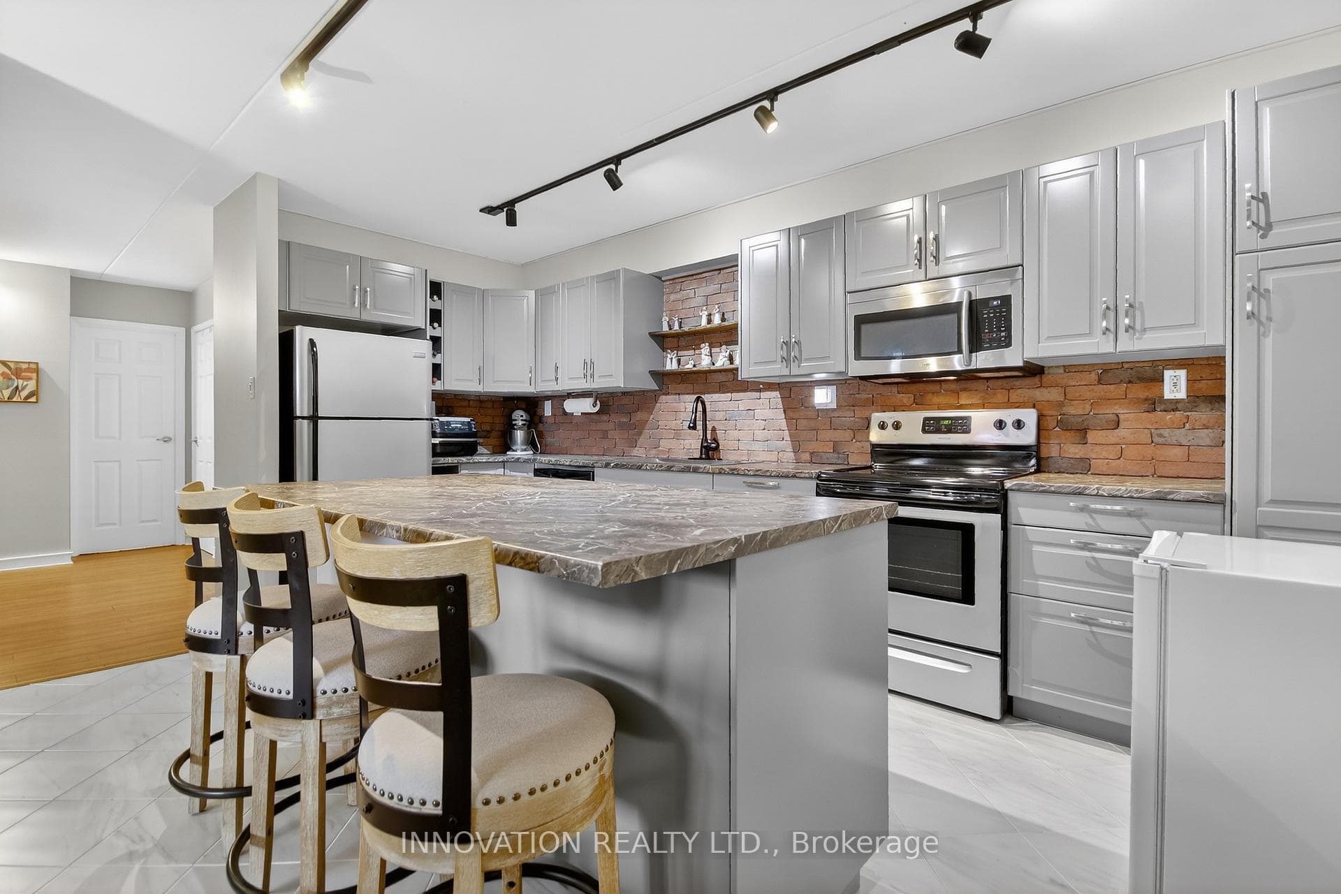 15 Findlay Avenue Unit 108 photo 18