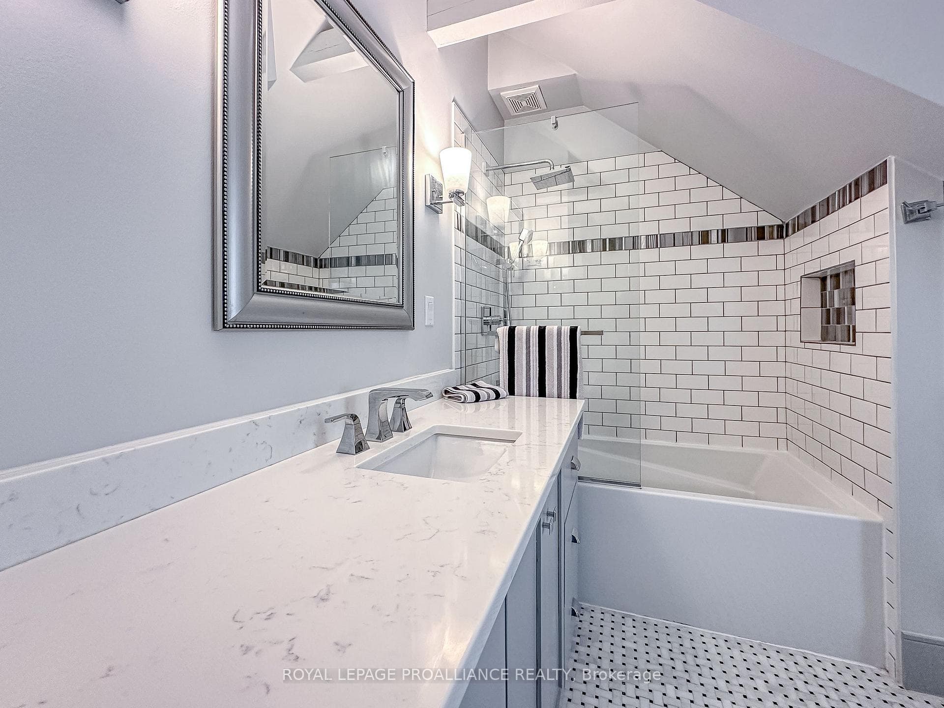 256 Arthur Street photo 16