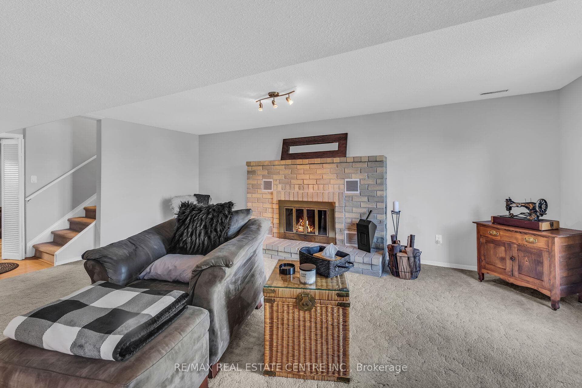 7 Agawam Court photo 32