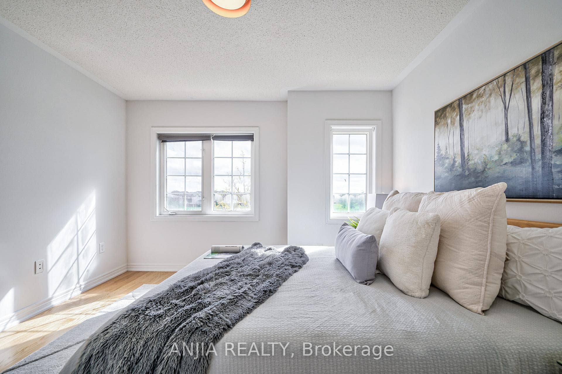 2604 Bur Oak Avenue photo 28