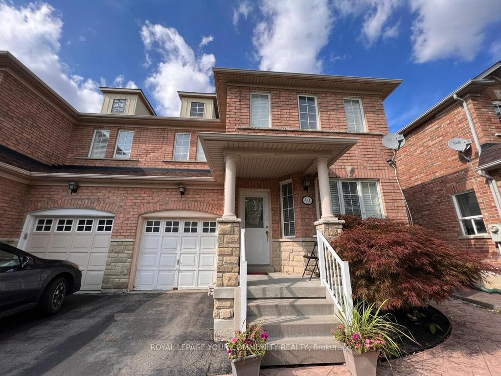93 Starr Crescent photo 1