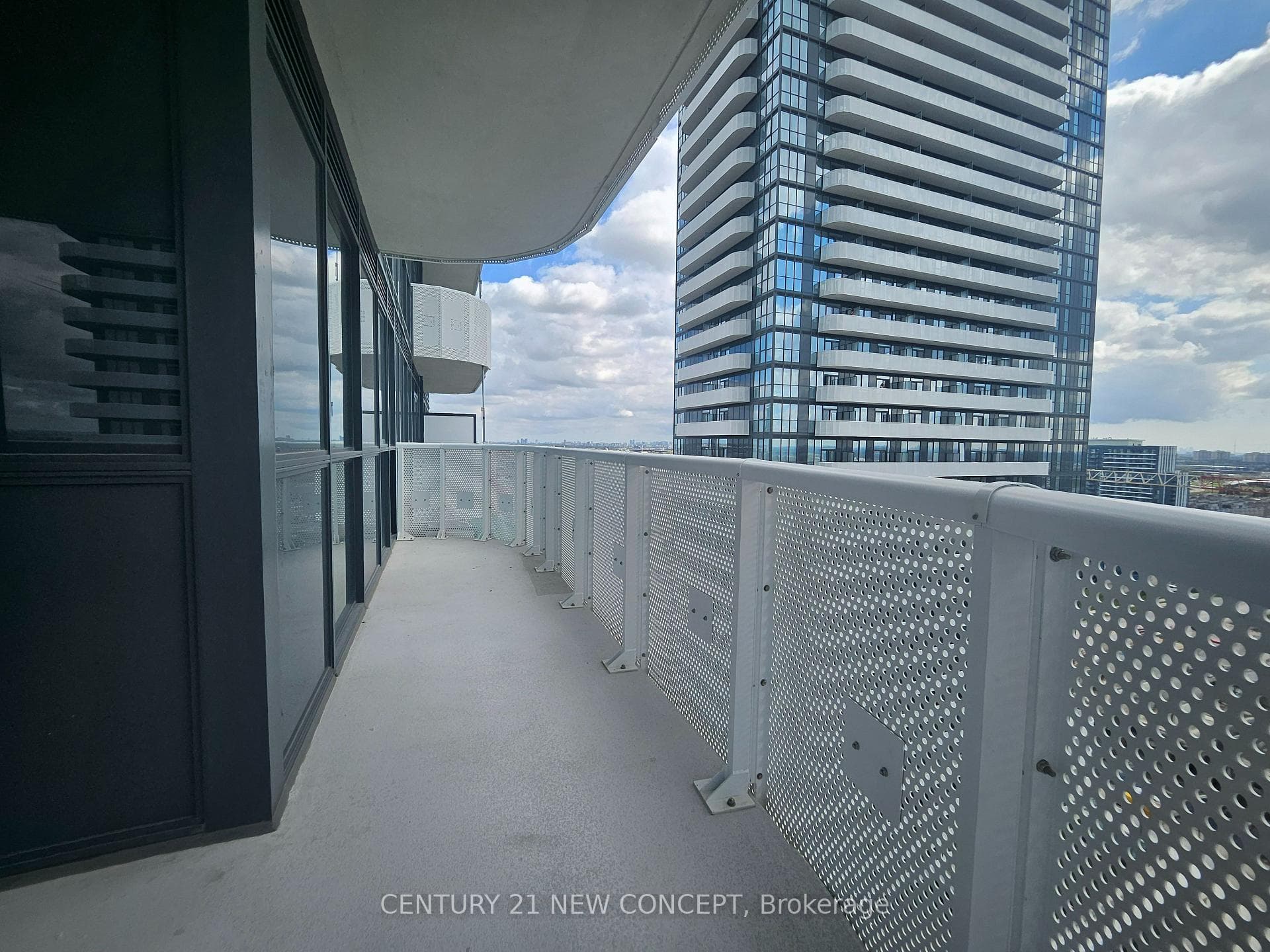 8 Interchange Way Unit 1812 photo 17