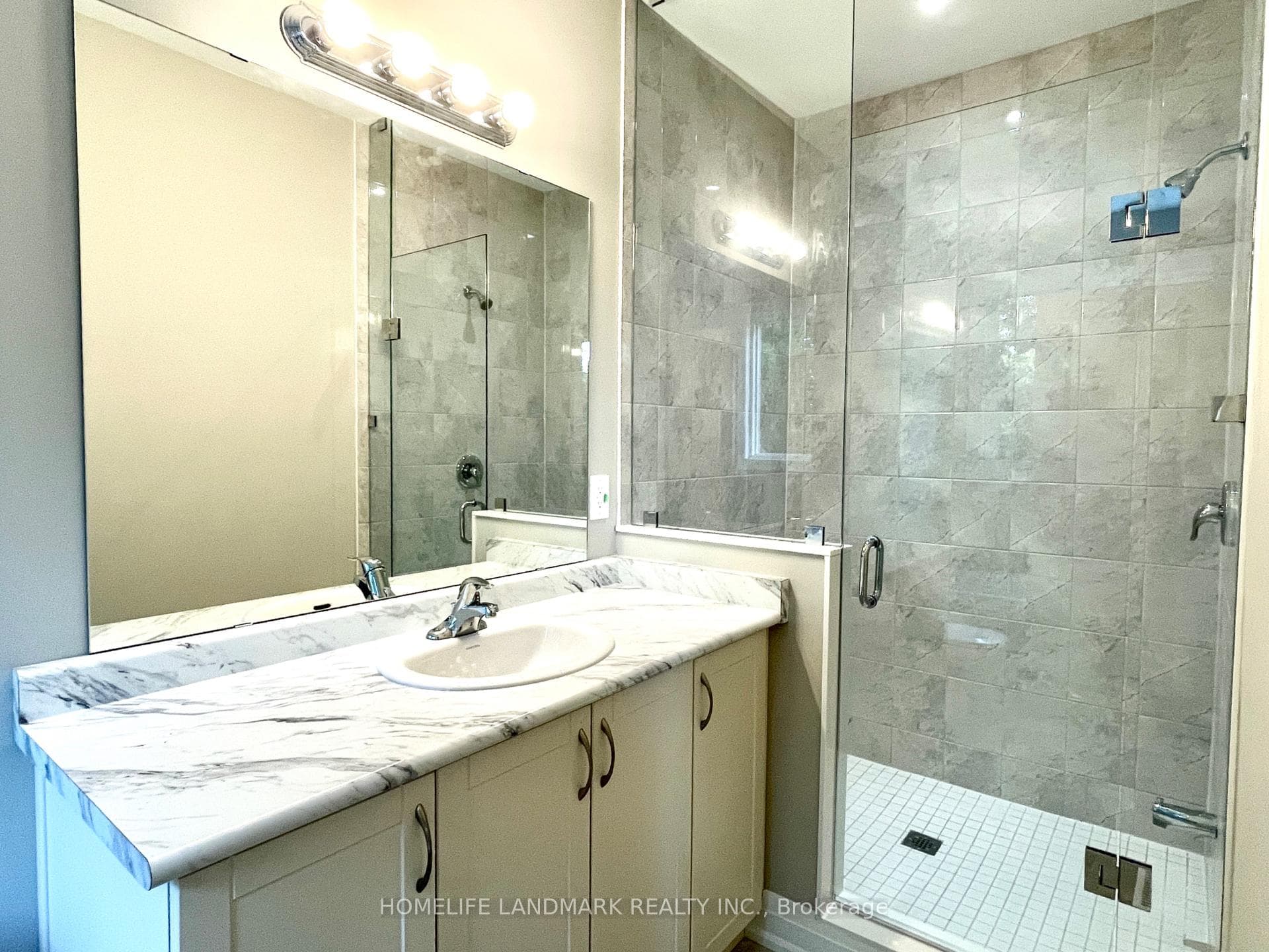 16 Shelson Place photo 7