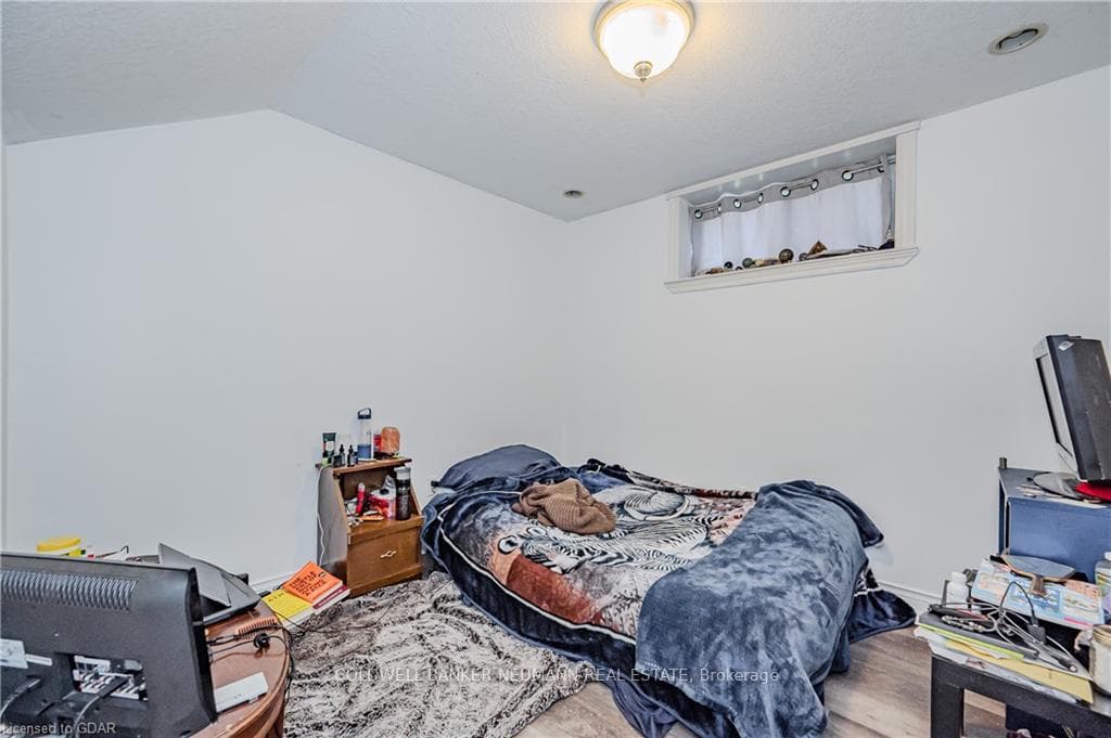 16 Speedvale Avenue photo 34