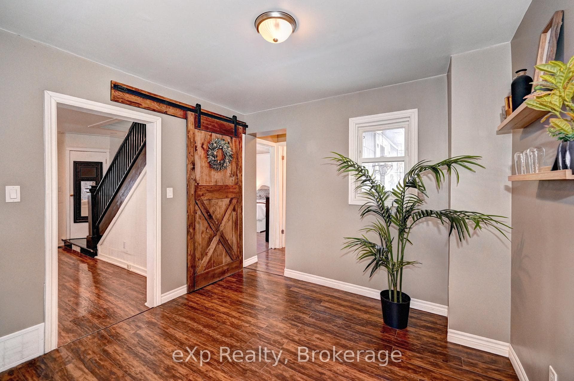 310 BARBER Avenue photo 10
