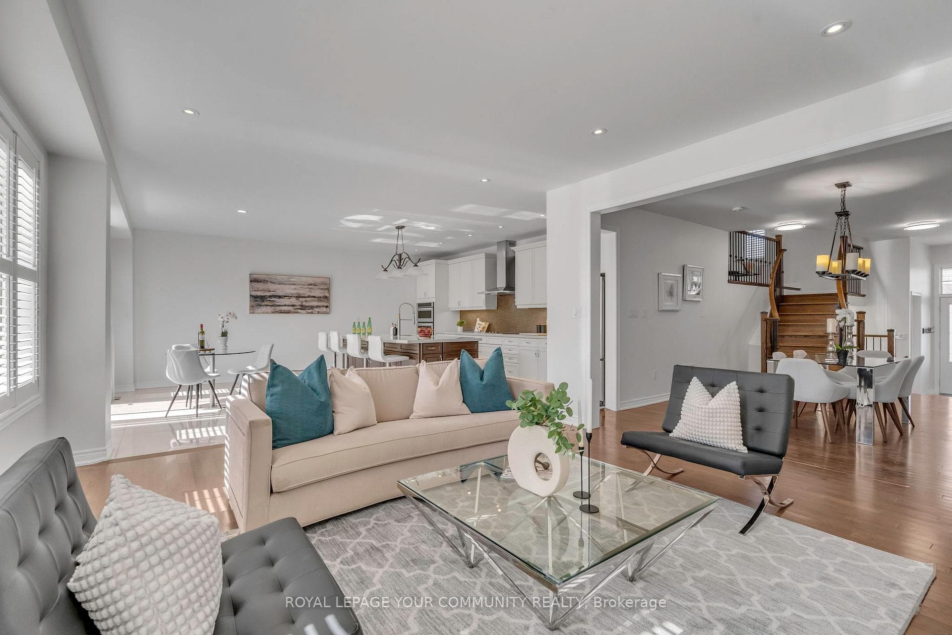 66 Jolana Crescent photo 6