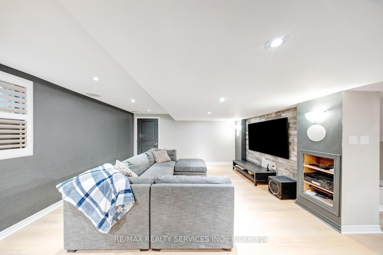 277 Potts Terrace photo 37
