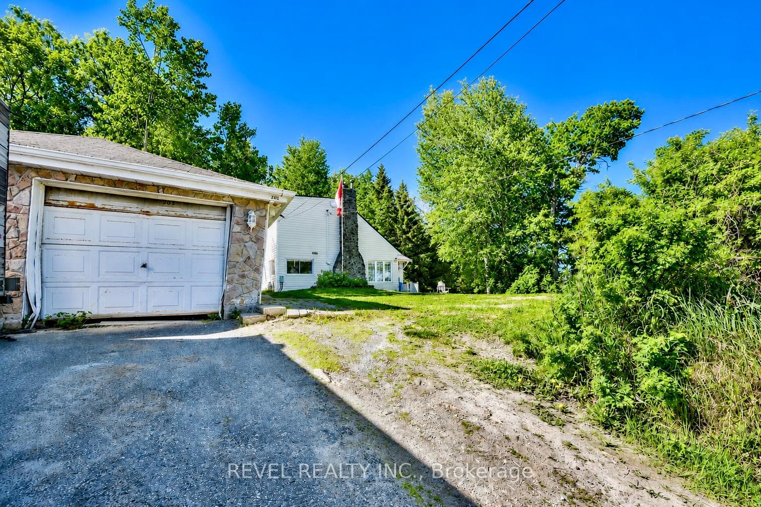 203 Dixon Street photo 4