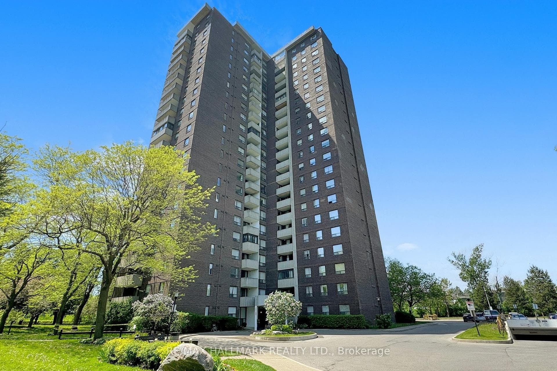 10 Muirhead Road Unit 505 photo 1