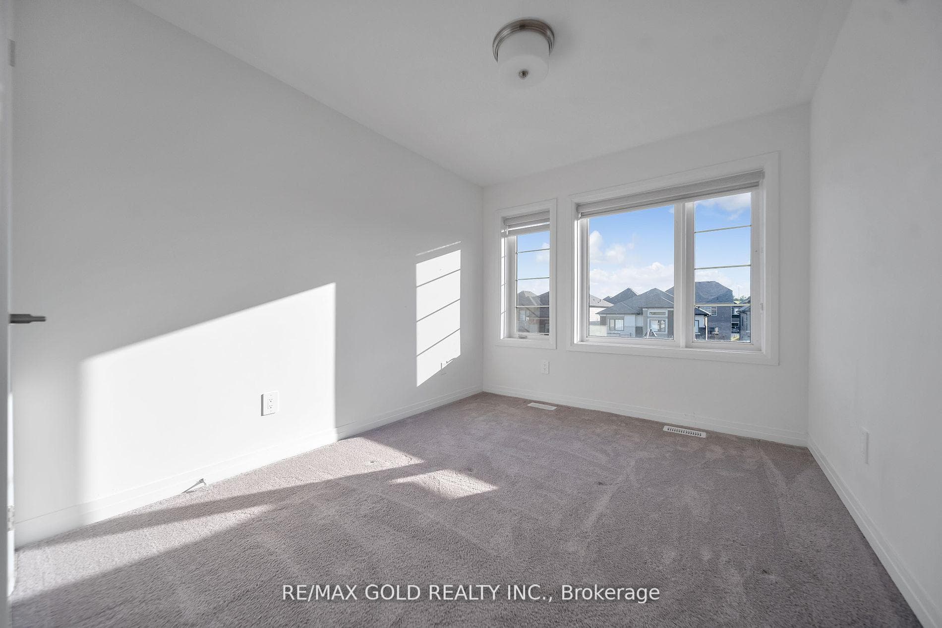 10 Whitton Drive photo 24