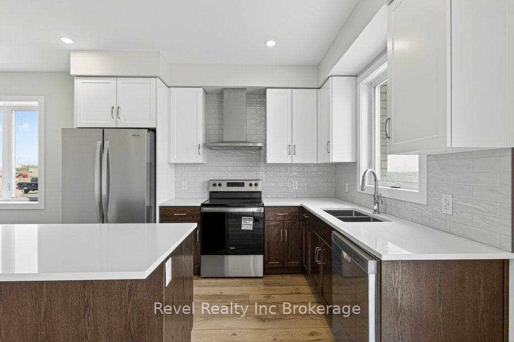 323 Kading Crescent photo 11