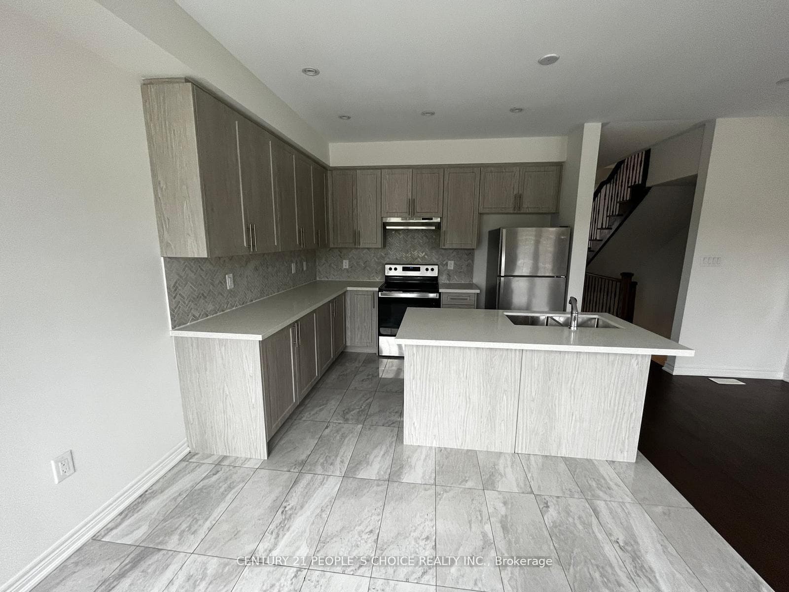 51 Hashmi Place photo 2