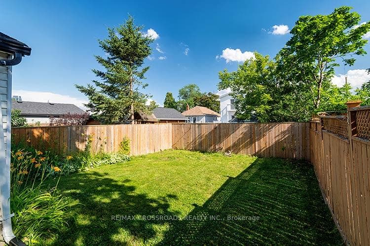 65 Manitoba Street photo 37