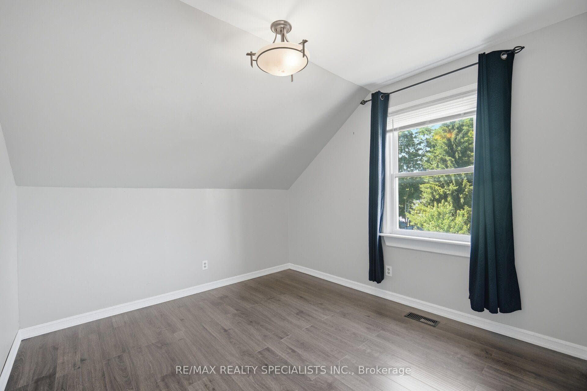 173 Victoria Street photo 27