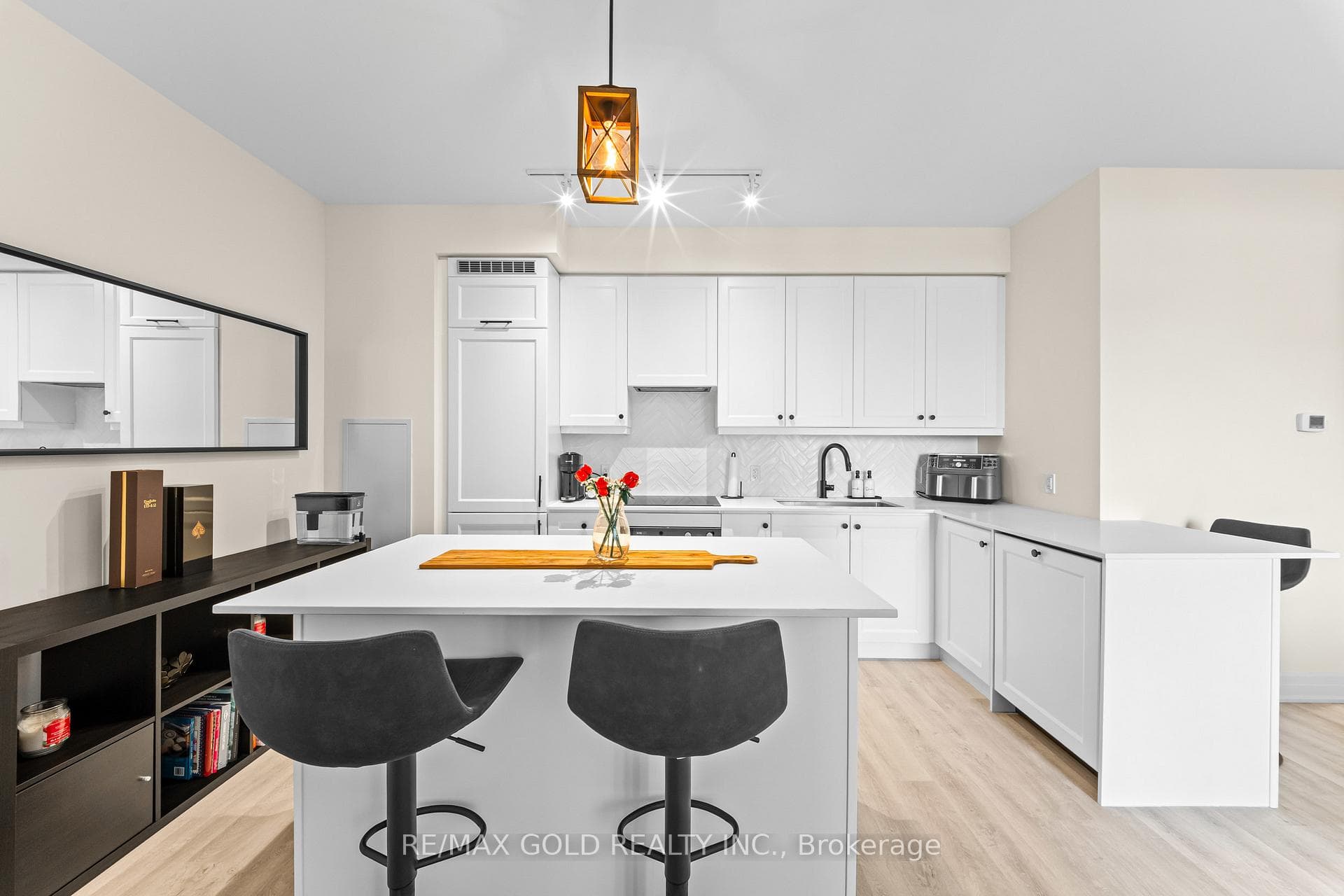 9075 Jane Street Unit 618 photo 16