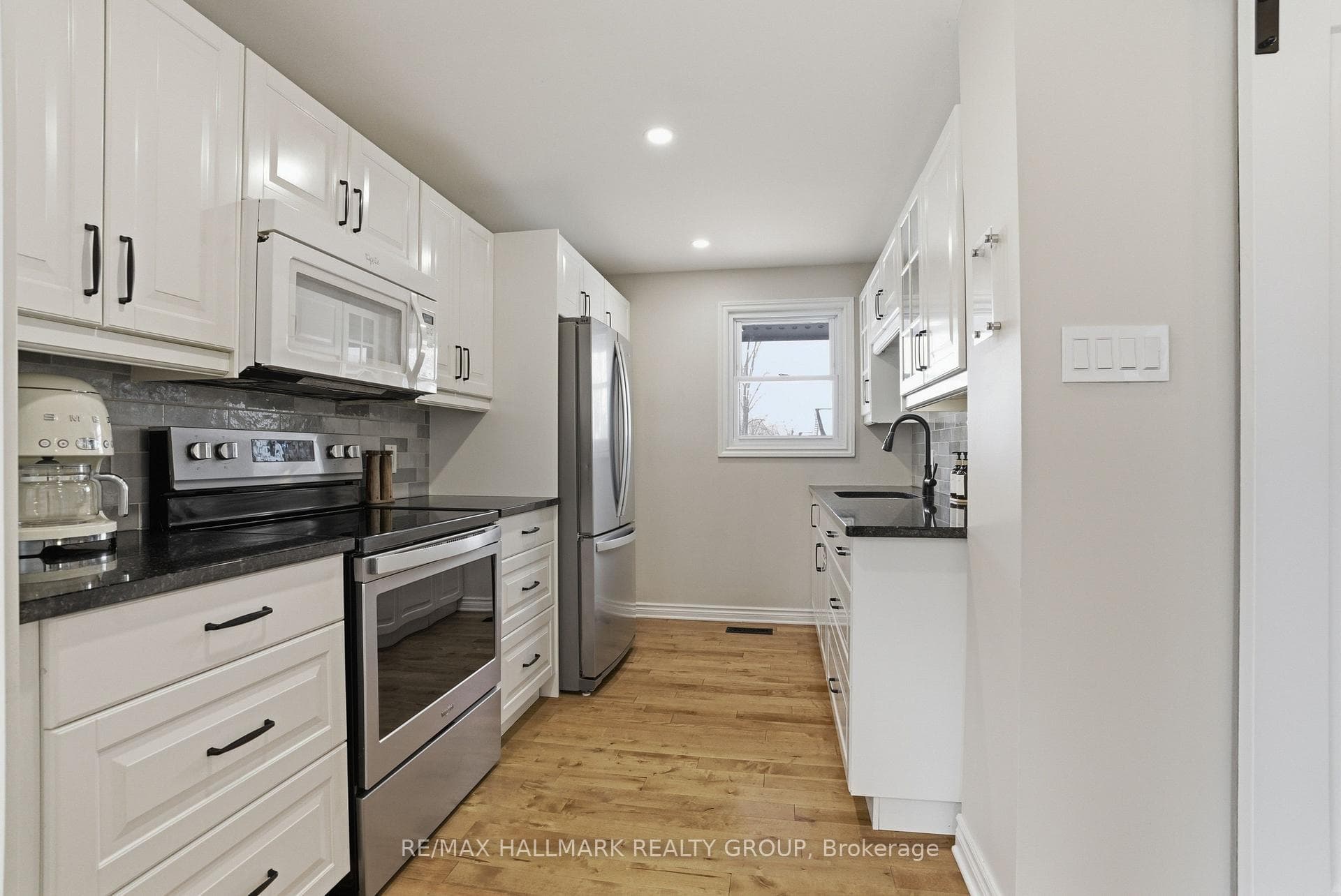 24 Binscarth Crescent photo 4