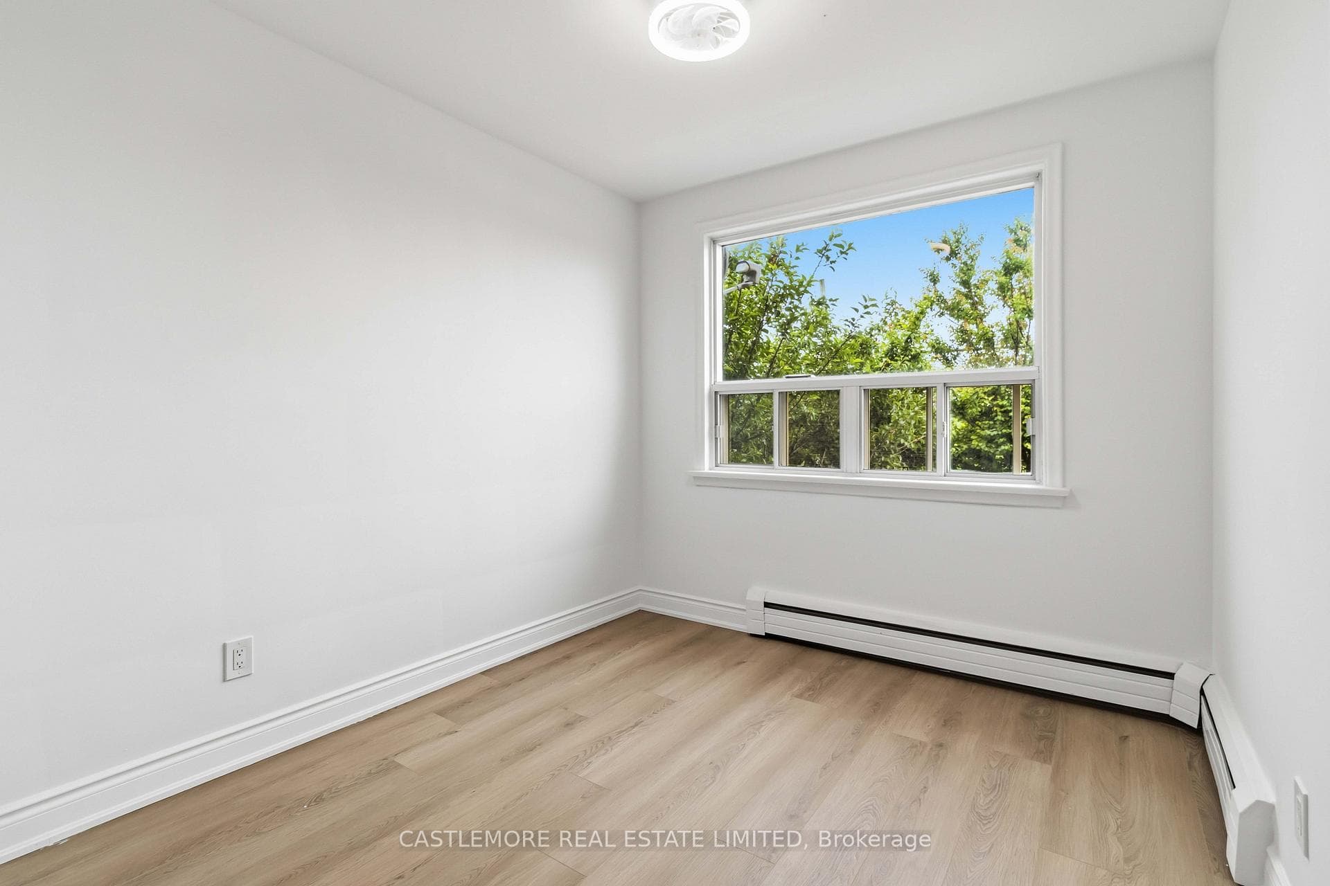 9 allenby Avenue photo 11