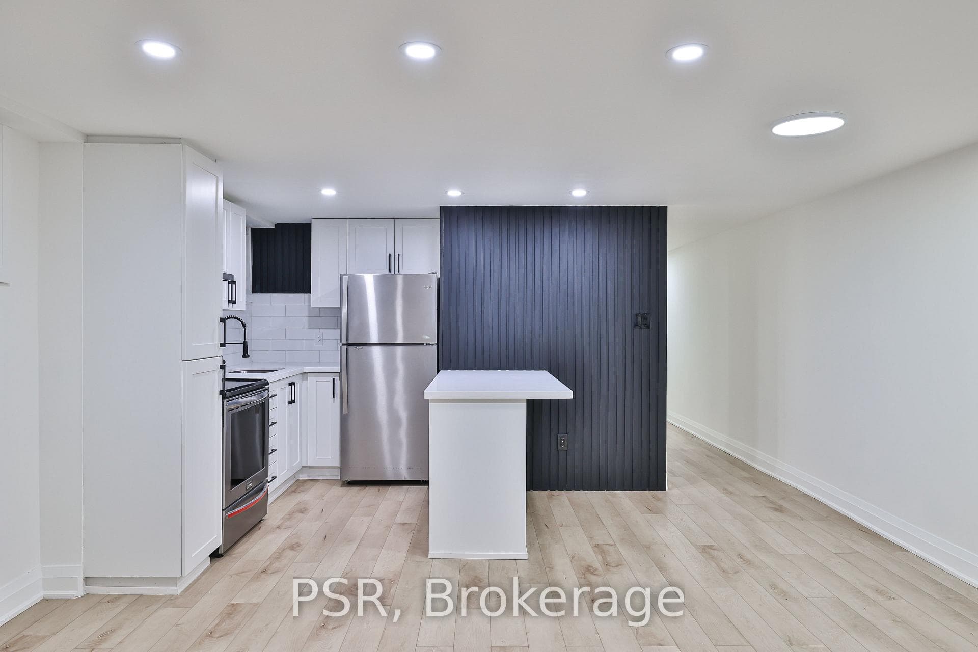 197 Millwood Road Unit Lower photo 6