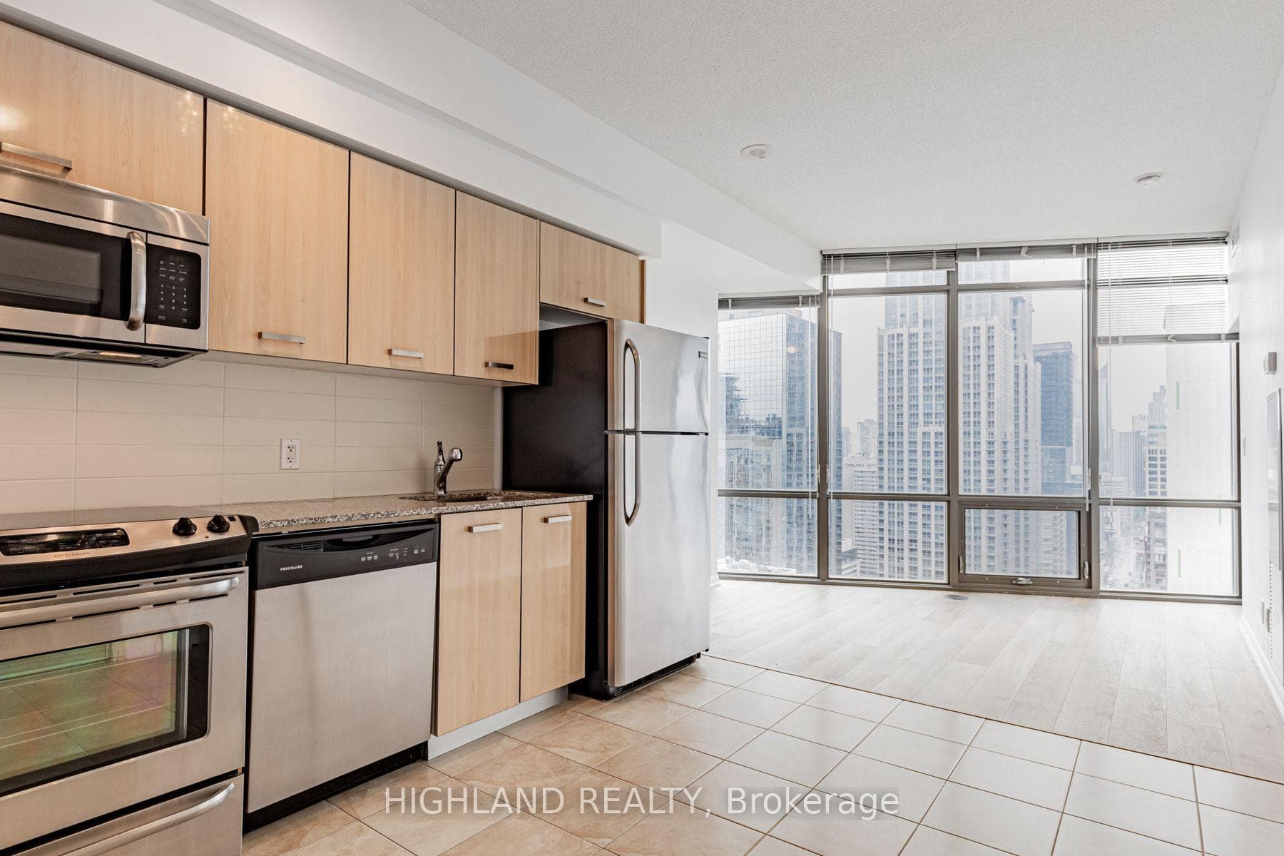 832 Bay Street Unit 2409 photo 7