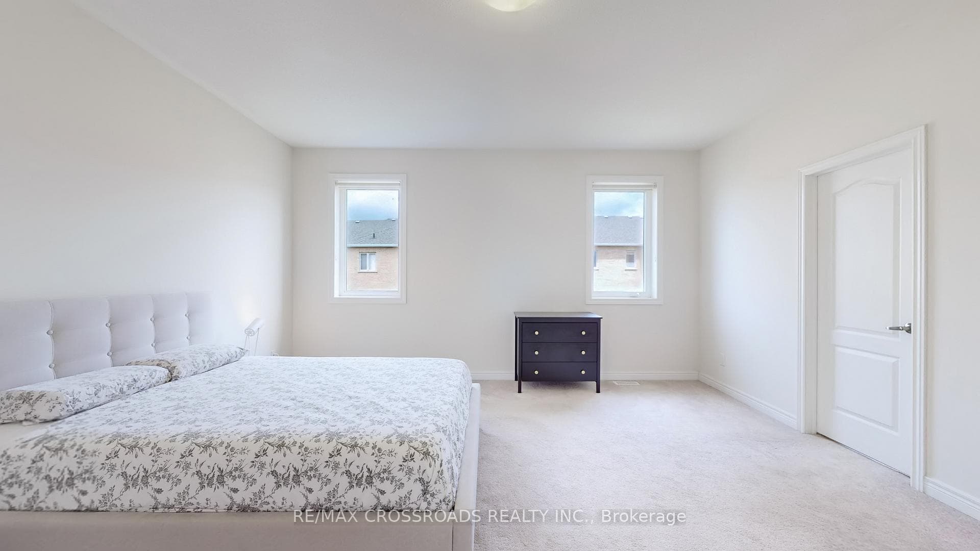 8 Luzon Avenue photo 21
