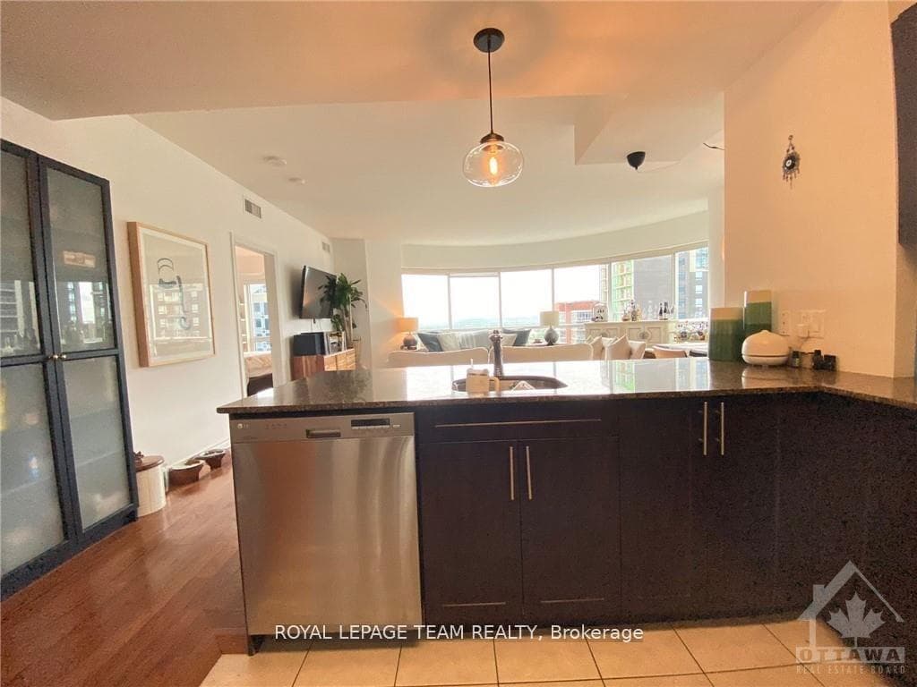 234 Rideau Street Unit 2204 photo 6