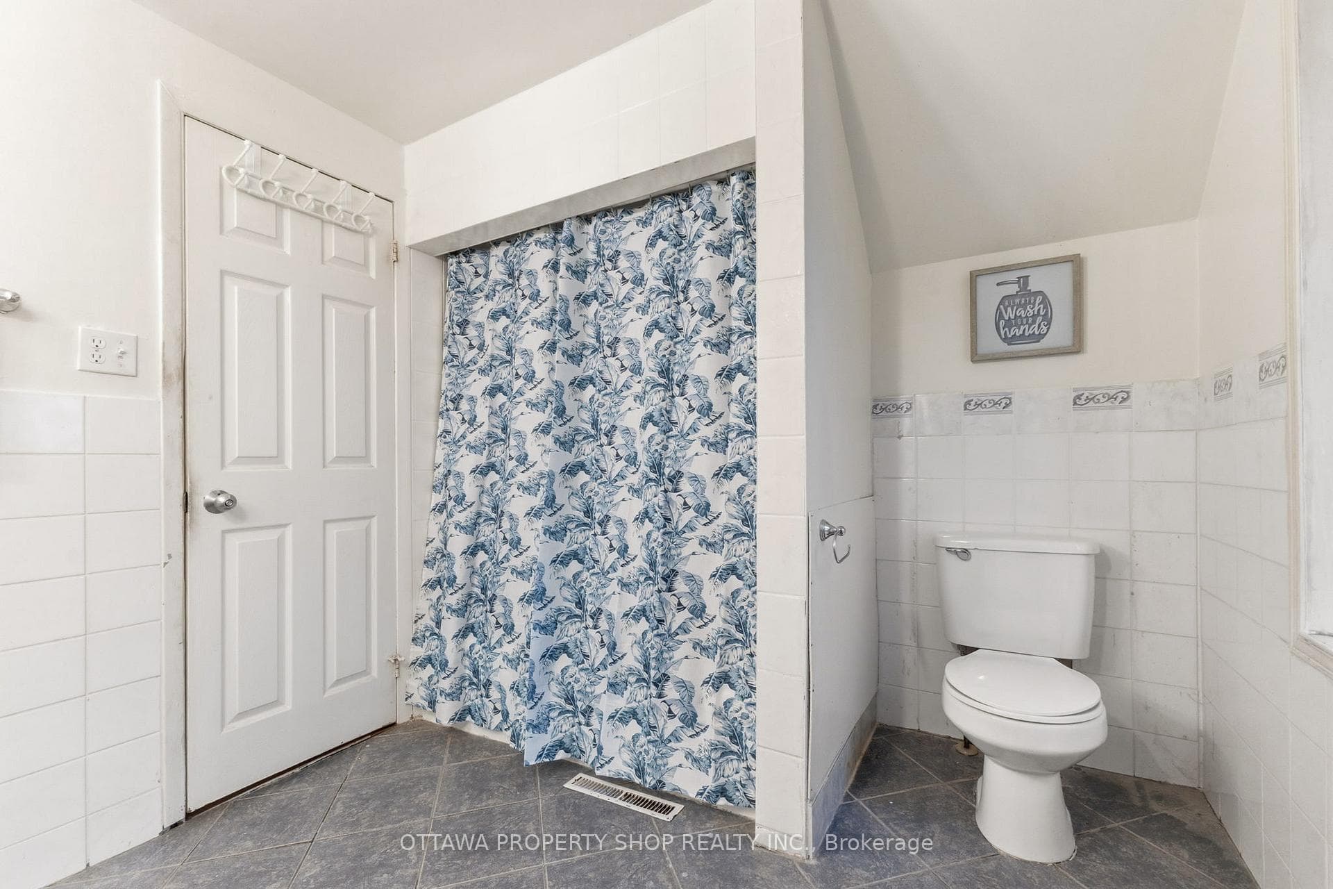 2025 Albert Street photo 11
