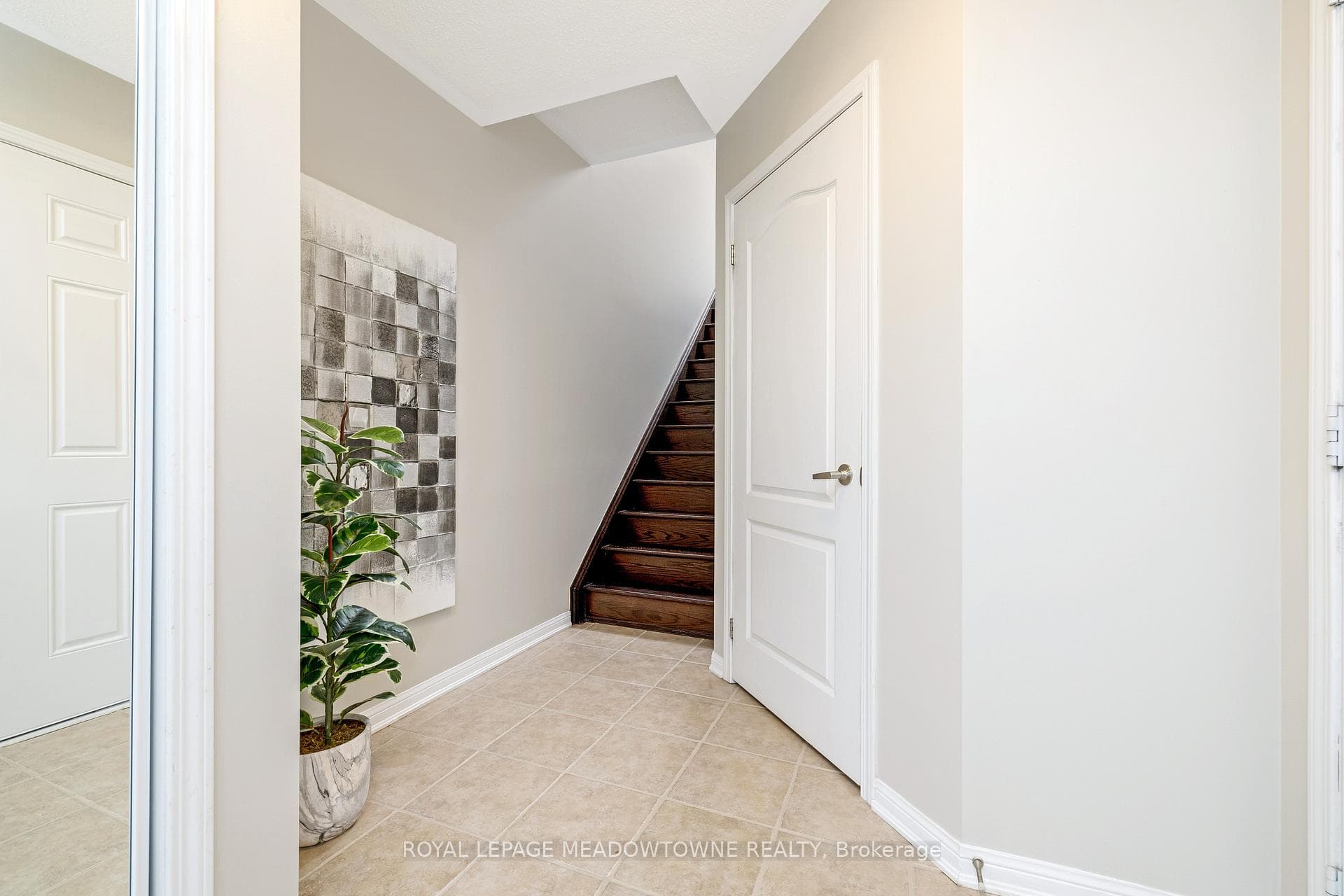 1037 HAXTON Heights photo 7