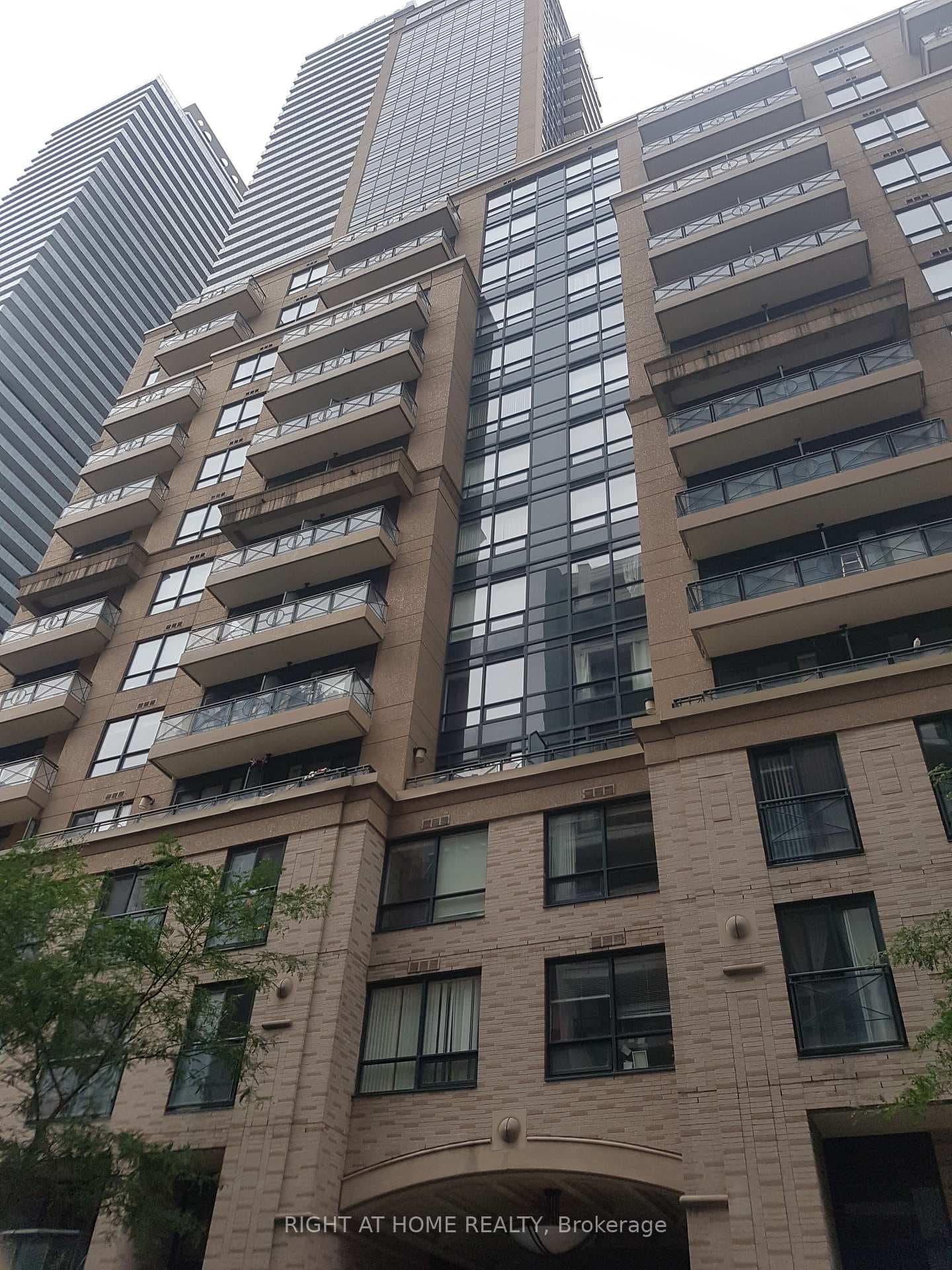 35 Hayden Street Unit 903 photo 2