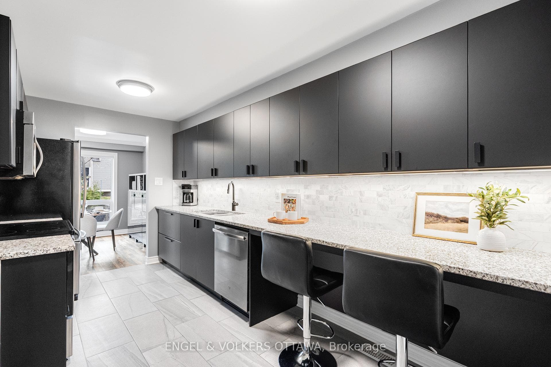 1152 Des Forets Avenue photo 9