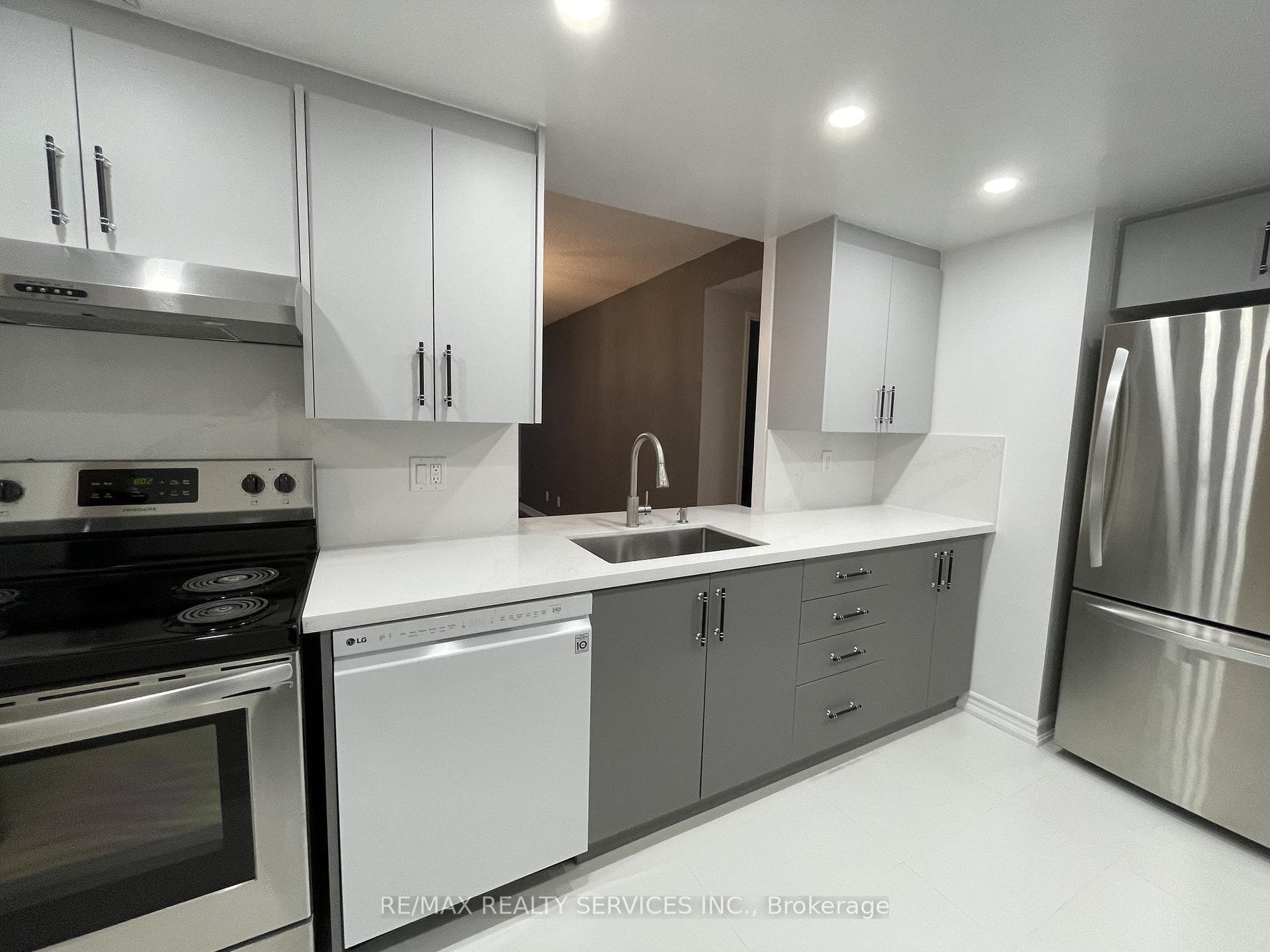 5785 Yonge Street Unit 207 photo 8