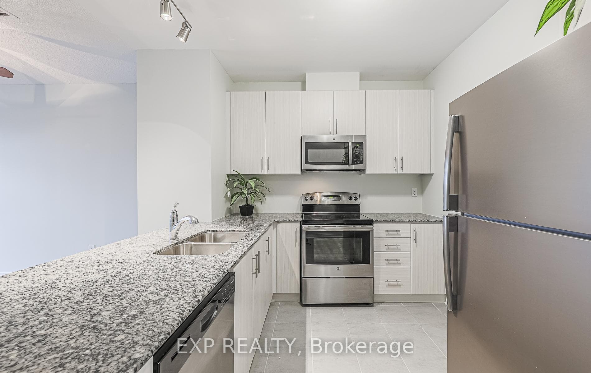 7768 Kennedy Road Unit 206 photo 8