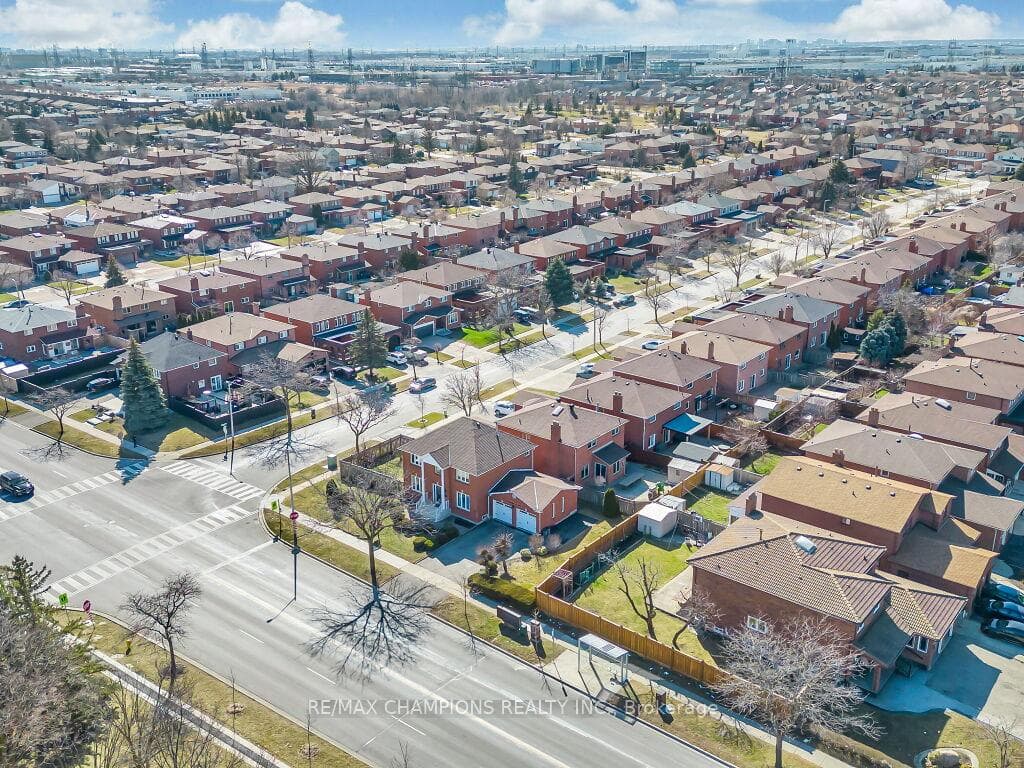 4 Claudia Avenue photo 34