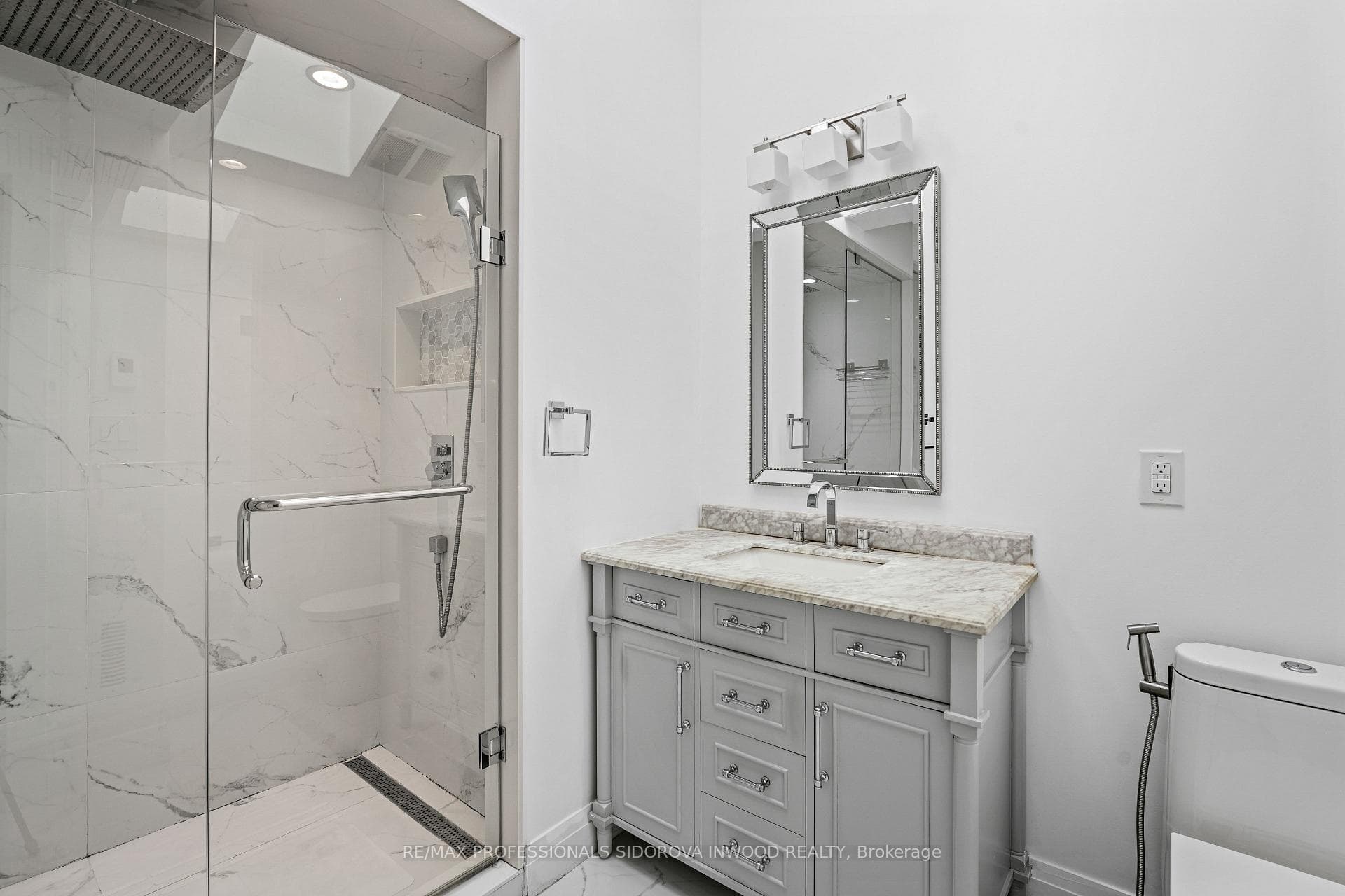 43 South Kingsway N/A Unit Upper photo 21