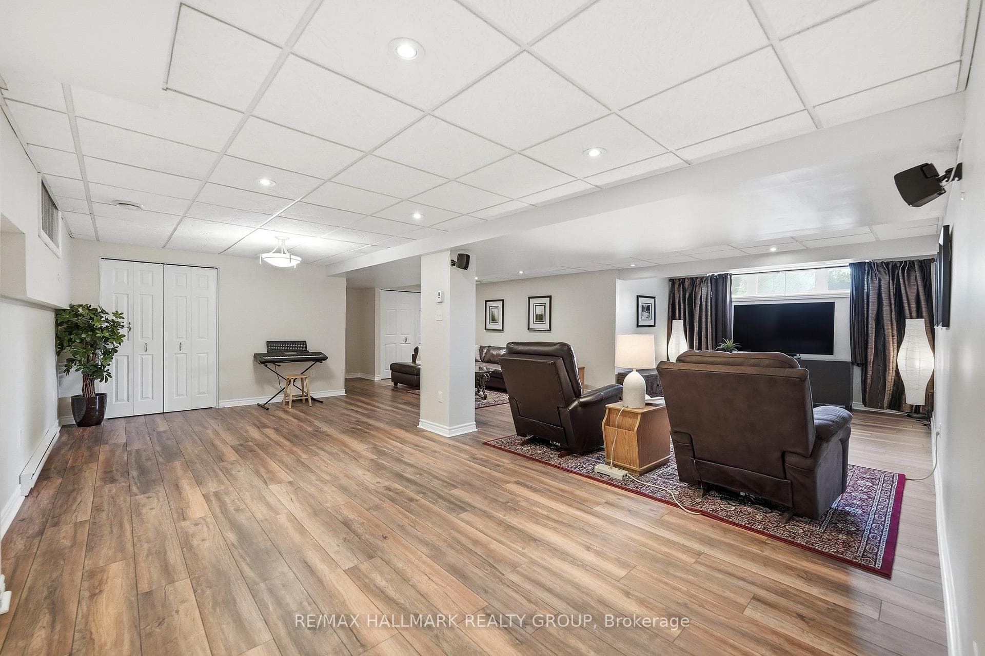 2039 Onyx Street photo 22