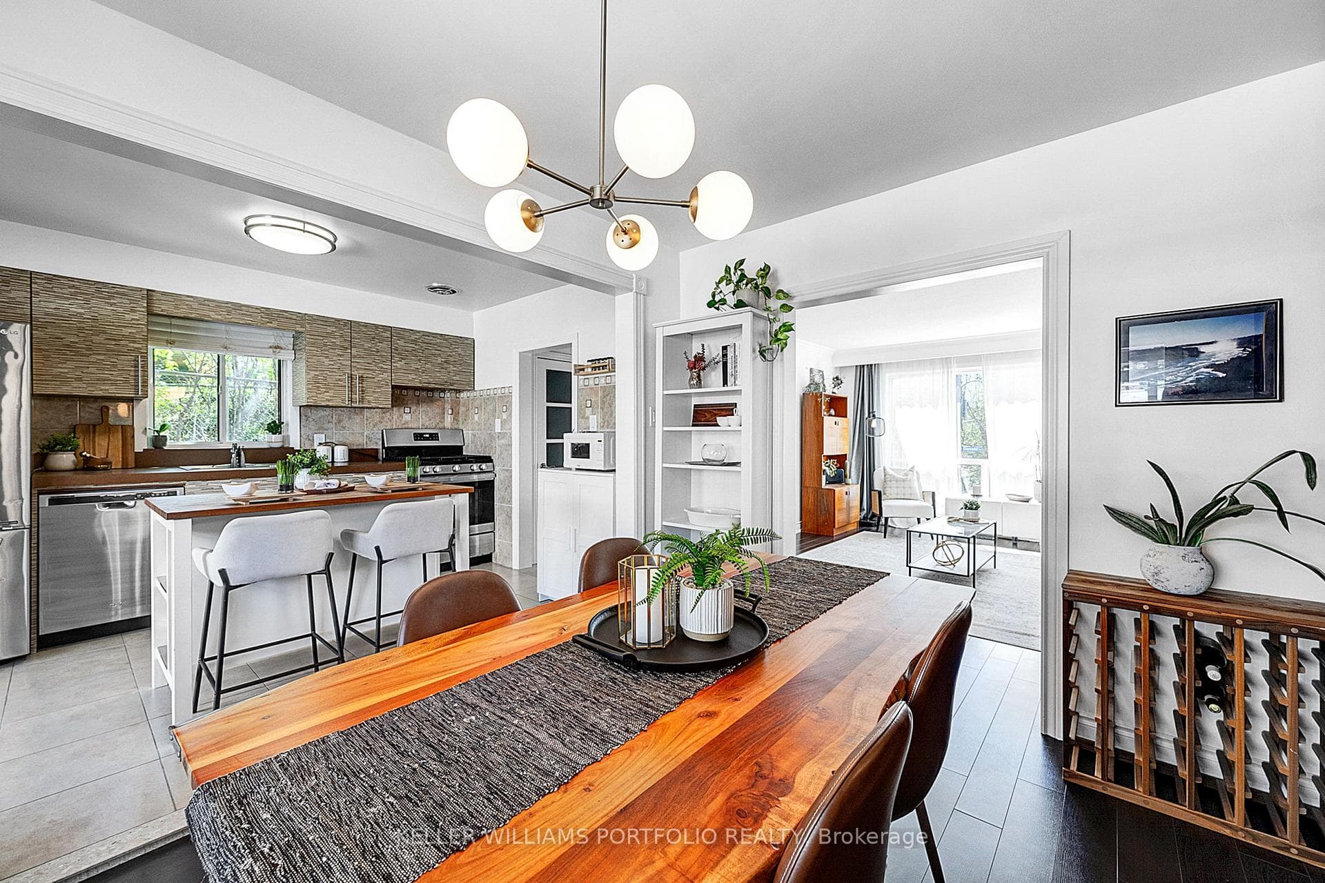 2 Donald Avenue photo 8