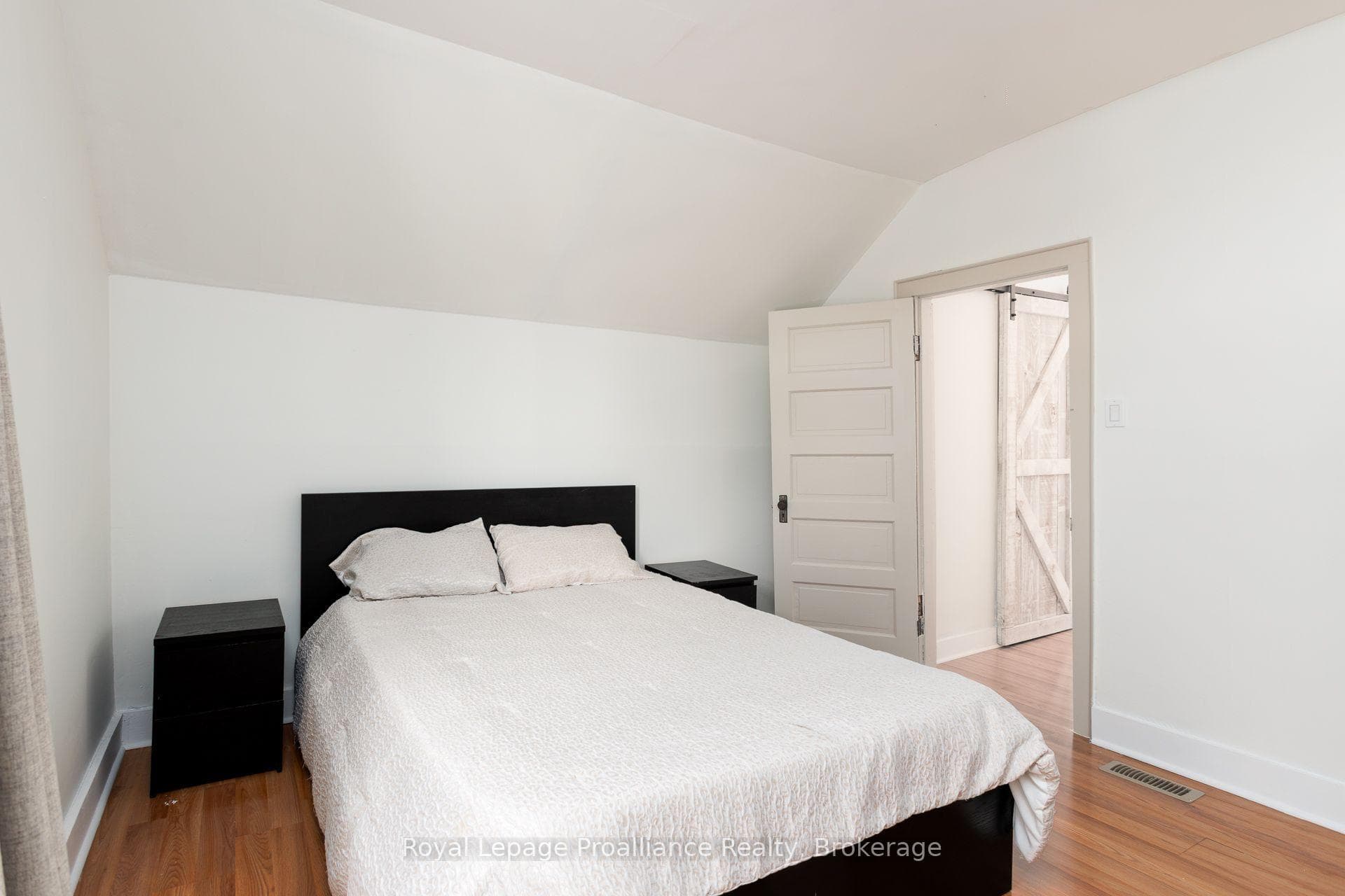 7 Simmons Street photo 17