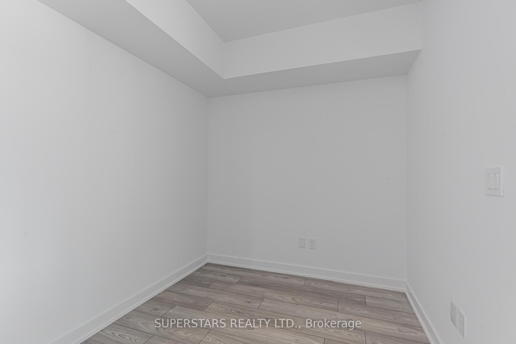 8 Tippett Road Unit 530 photo 5