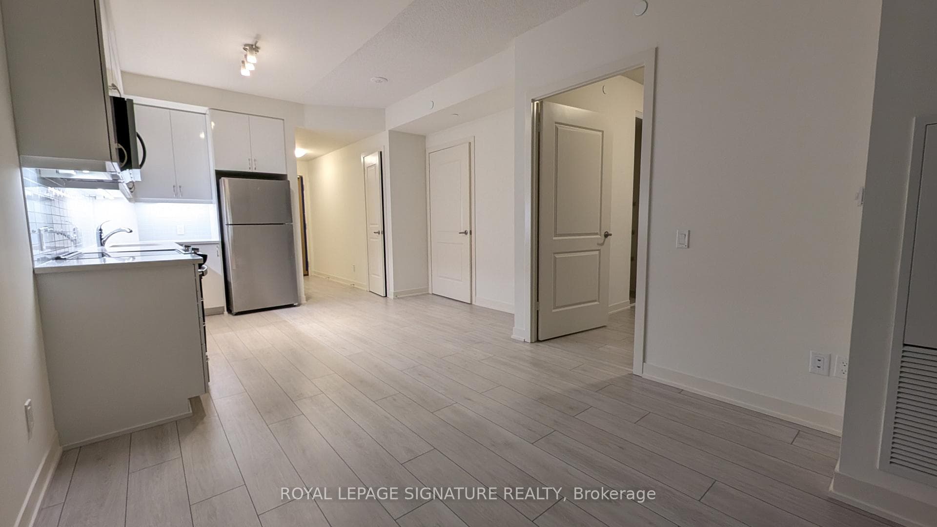 4955 Yonge Street Unit 1701 photo 4